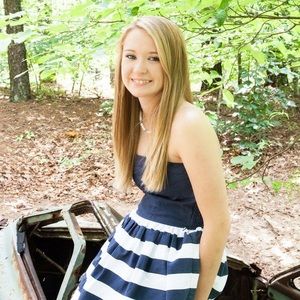 Meet your Posher, Kayla